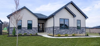9327 Rochelle Ln, Sugarcreek Township, OH 45458