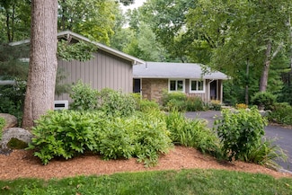 100 Aylesbury Rd, Worcester, MA 01609