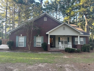 112 Red Roan Rd, Hattiesburg, MS 39402