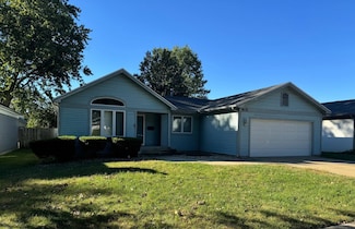 905 W Eads St, Urbana, IL 61801