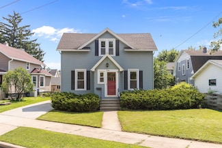 1508 Elmwood Ave, Oshkosh, WI 54901