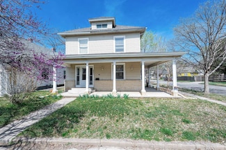2414 E 1st St N, Wichita, KS 67214