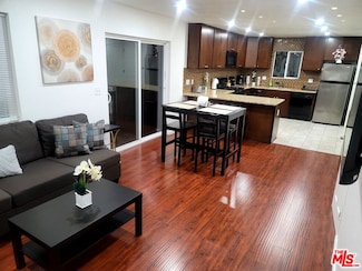 1212 S Cloverdale Ave, Los Angeles, CA 90019