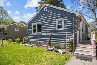 51 Westminster St, Westerly, RI 02891