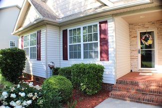 500 Summitbluff Dr, Greenville, SC 29617