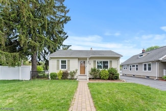 6 Glen Ave, Mine Hill, NJ 07803