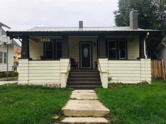 636 Park St, Thermopolis, WY 82443