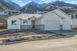 156 N Sherwood Dr, Providence, UT 84332