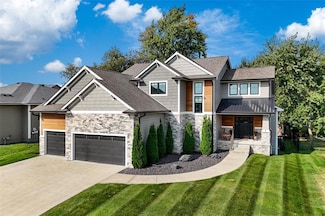 3920 163rd St, Urbandale, IA 50323