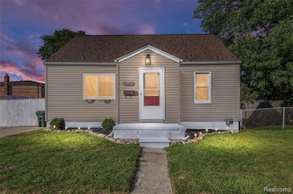 22901 Pleasant St, Saint Clair Shores, MI 48080