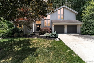 30462 Knighton Dr, Farmington Hills, MI 48331
