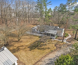 2475 Dhu Varren Rd, Ann Arbor, MI 48105