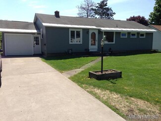 226 Winchester Dr, New York Mills, NY 13417