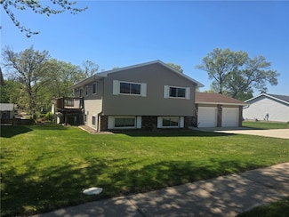 2626 Abbe Hill Dr, Eau Claire, WI 54703