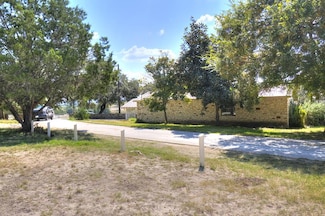 155 Nimitz Dr, Kerrville, TX 78028