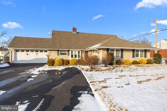 55 Rose Apple Rd, Levittown, PA 19056