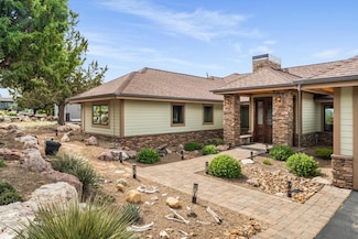 10715 Rockside Ct, Redmond, OR 97756