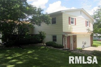 730 10th St, Silvis, IL 61282