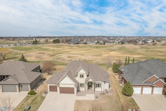 4393 Beach Ln S, Fargo, ND 58104