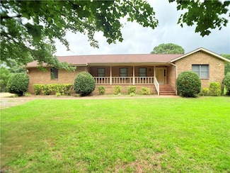 172B Hunts Neck Rd, Poquoson, VA 23662