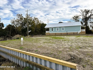 2401 Ferabee St, Morehead City, NC 28557