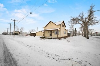 106 2nd Ave, van Horne, IA 52346