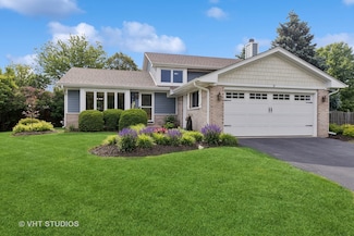 3 Starwood Ct, Bolingbrook, IL 60490