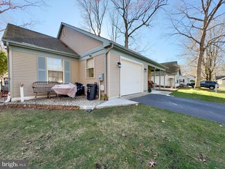 518 Petunia Ln N, Whiting, NJ 08759