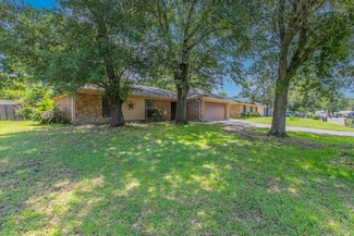 3105 Oakridge Dr, Corsicana, TX 75110