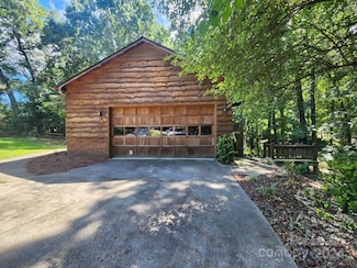 9000 Oakridge Dr, Kannapolis, NC 28081