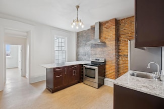 17 Pine St Unit 2, Portland, ME 04102
