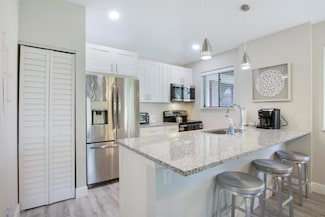 222 Club Dr, Palm Beach Gardens, FL 33418
