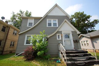 1025 W 16th St, Davenport, IA 52804