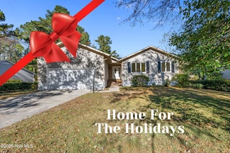 309 Channel Run Dr, New Bern, NC 28562