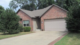 3122 E Huron St, Springfield, MO 65804