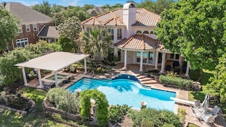 2400 Creekside Cir S, Irving, TX 75063