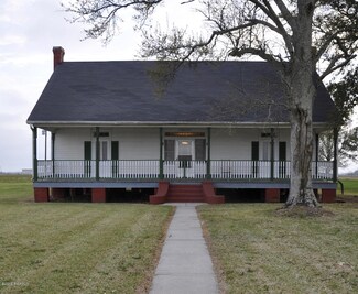 10206 E Admiral Doyle Dr, Jeanerette, LA 70544