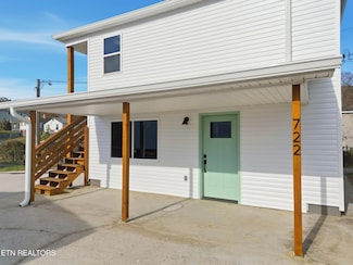 722 Virginia Ave NW, Harriman, TN 37748