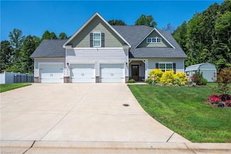 8694 Stone Valley Dr, Clemmons, NC 27012