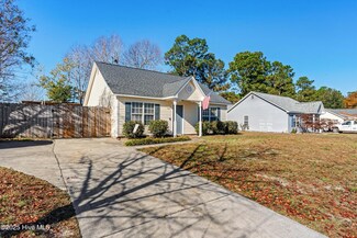 318 Hedingham Ln, Wilmington, NC 28412