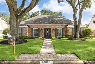 10823 Piping Rock Ln, Houston, TX 77042