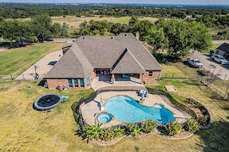 212 Muir Rd, Aledo, TX 76008