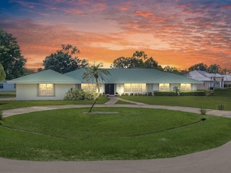 2196 SE Flanders Rd, Port Saint Lucie, FL 34952