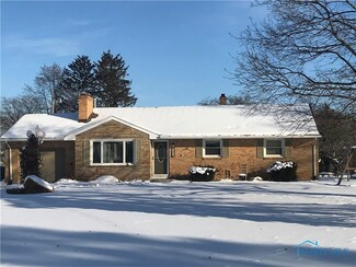 1015 Miller Rd, Northwood, OH 43619