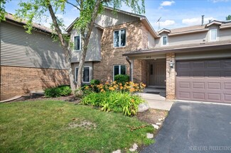 972 West Ct Unit A, Naperville, IL 60563