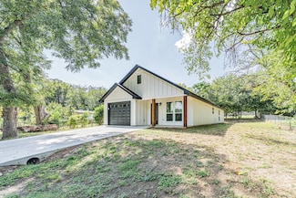3712 Oak Meadow St, Granbury, TX 76048