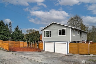 1119 S 223rd St, Des Moines, WA 98198