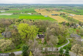 5204 Dogwood Dr, New Holland, PA 17557