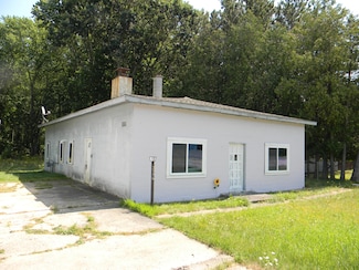 3776 N Jebavy Dr, Ludington, MI 49431