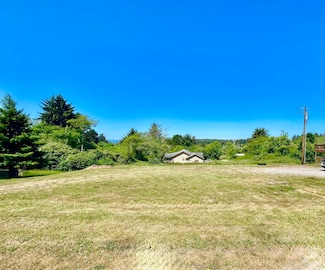 730 Bertsch Ave, Crescent City, CA 95531